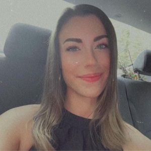 Meet your Posher, Alexis